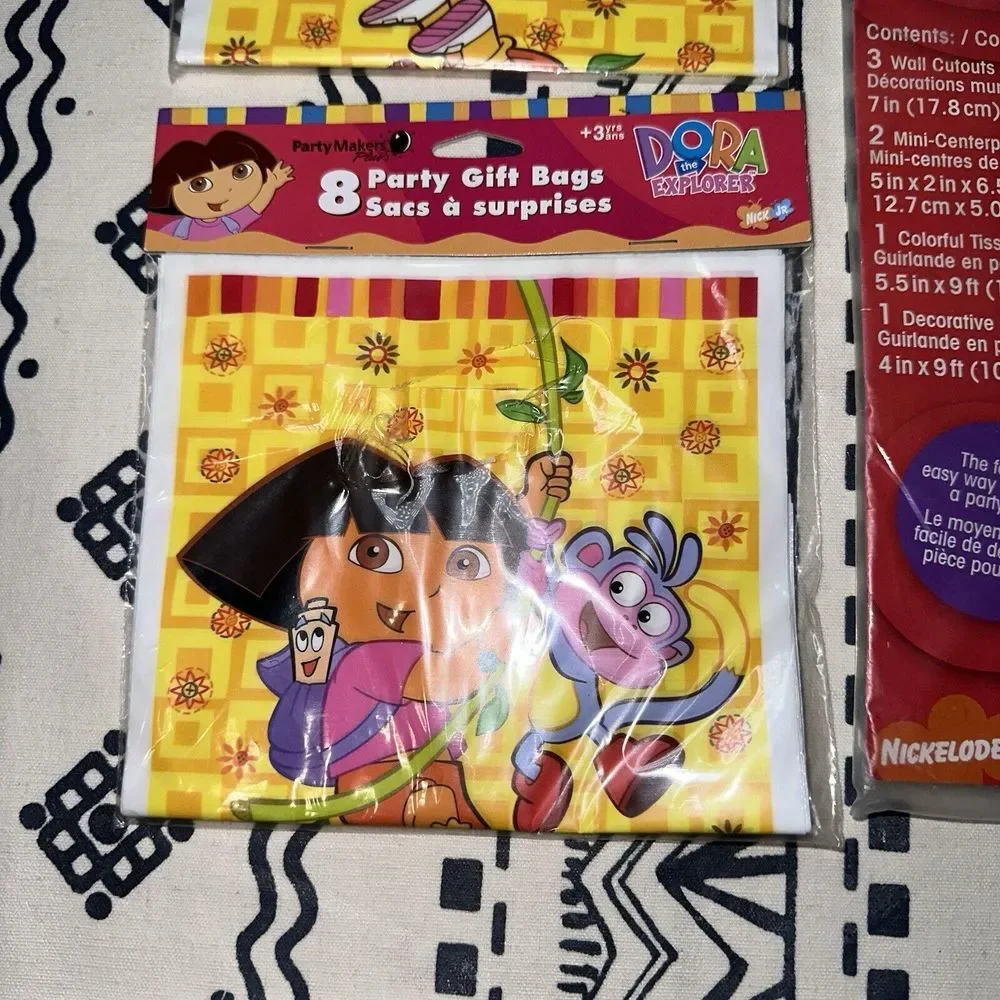 Y2K‎ 2008 Nick Jr Dora The Explorer Party Supplies Kit Sets & Treat Bags